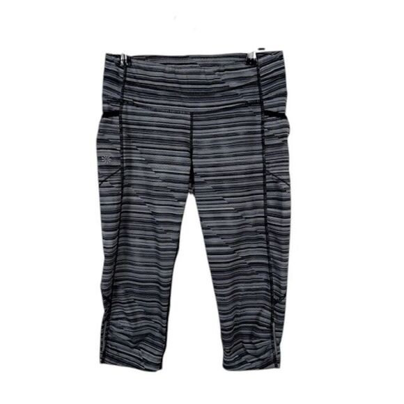 Athleta Striped Cropped Leggings Black White Surge Seam Zip Pocket Size XS - Picture 1 of 10